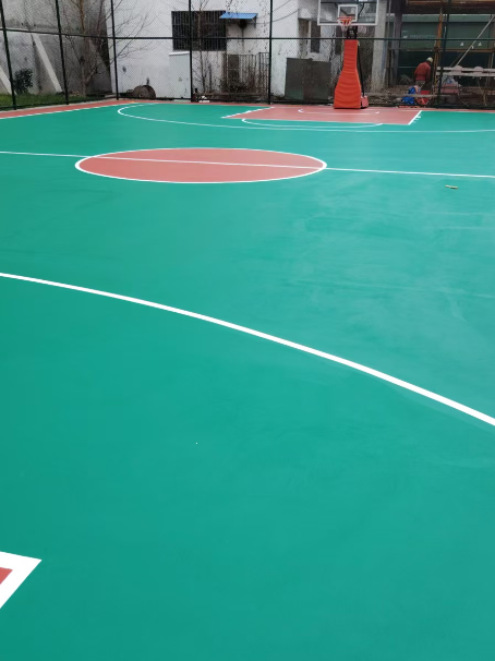 湖南 球场长期使用易出现地面开裂